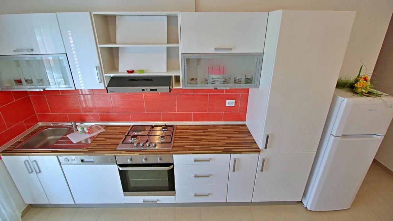 Apartments Iko Omis Ngoại thất bức ảnh