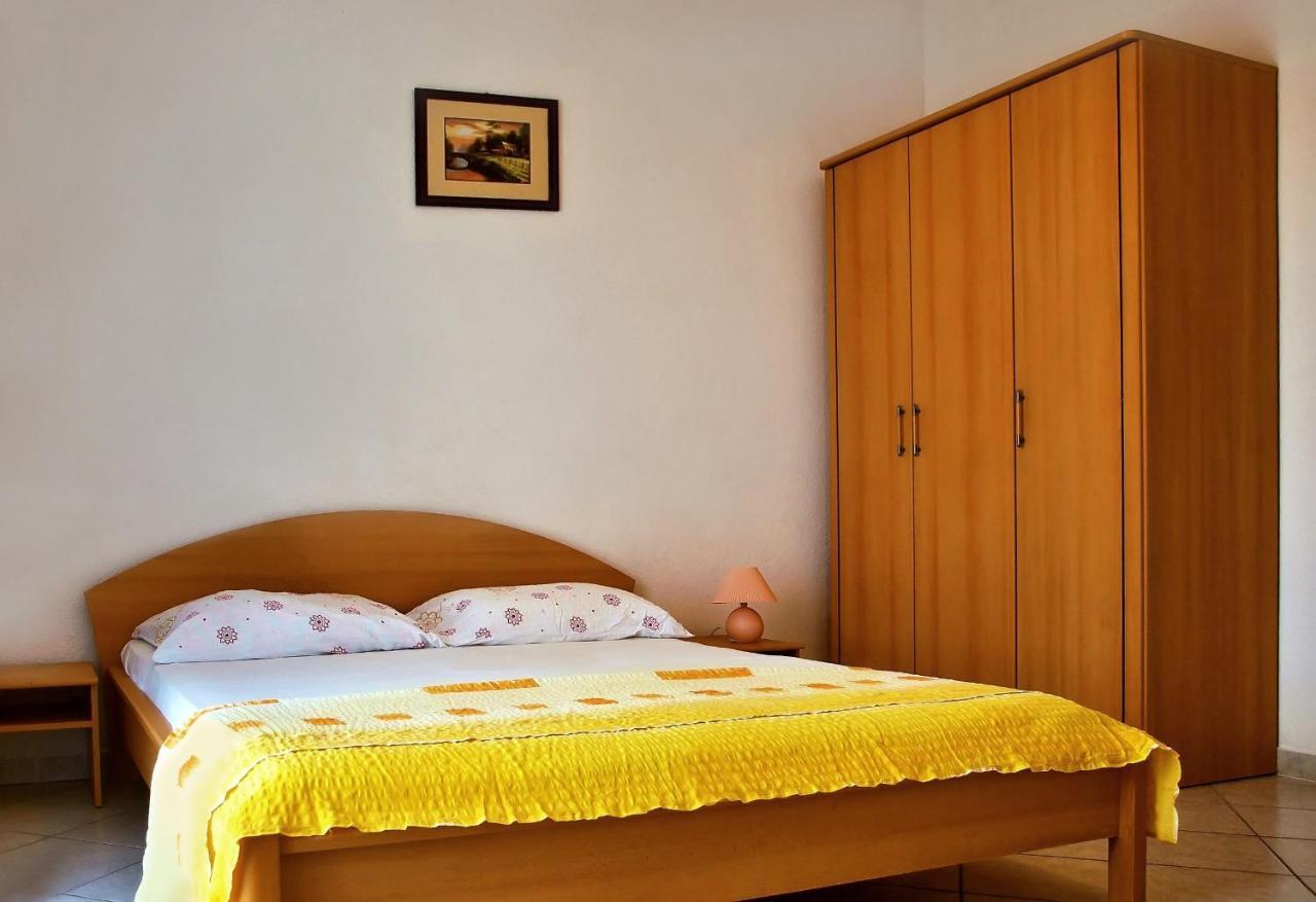 Apartments Iko Omis Ngoại thất bức ảnh